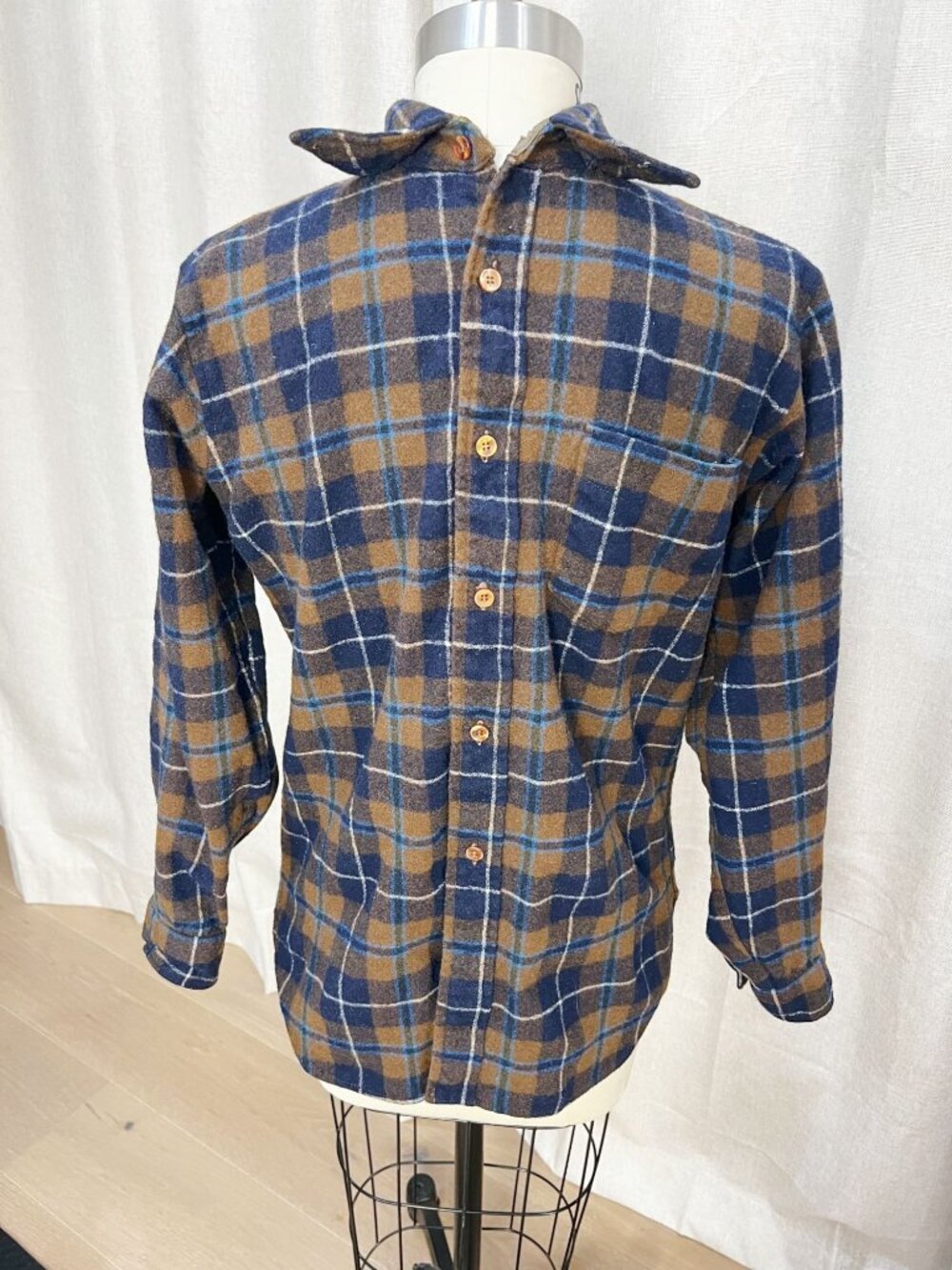 Vintage 1960s Pendleton Wool Plaid Shirt Sz M USA Tailored Virgin Wool